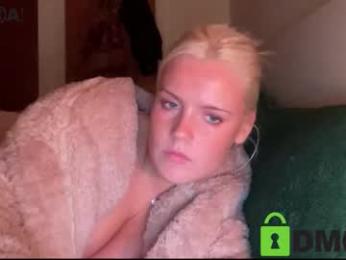 petiteminxlara webcam model stream image