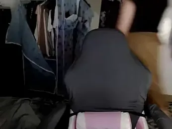 urqueendominant webcam model stream image