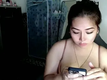 urqueendominant webcam model stream image