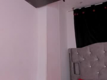 game_with_lesbians_ webcam model stream image