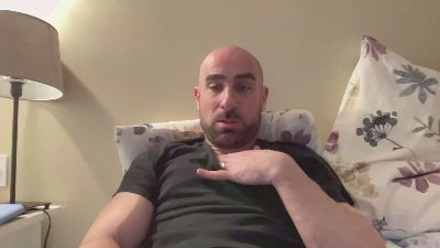 Gregisyours webcam cam4 model stream image