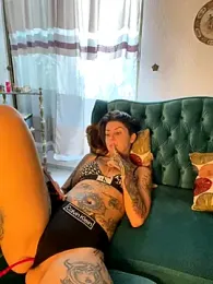 Izy_cute_ webcam model stream image