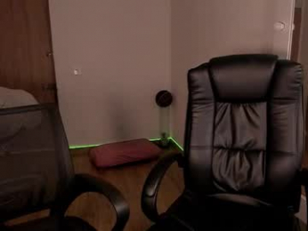 mikeyvioleta webcam model stream image