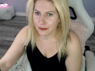 Bella Starrrr webcam model stream image