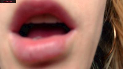 LillyBluee webcam model stream image
