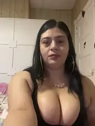 kriztal_pretty webcam stripchat model stream image