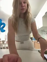 Ketitull webcam model stream image