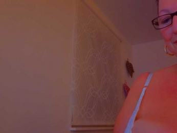 Connyat99 webcam bongacams model stream image