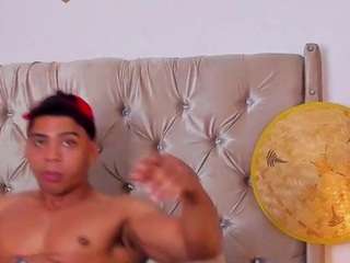 andrew-wolf webcam model stream image