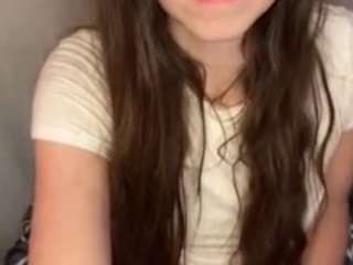 riley-lynn821 webcam model stream image