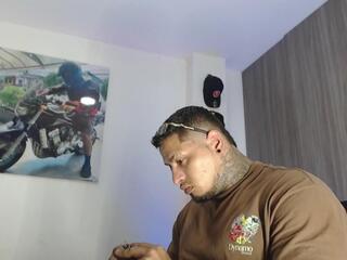 Apolo Strongman webcam model stream image