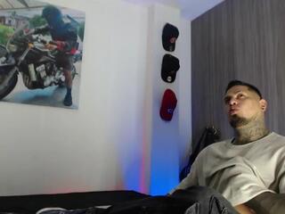 Apolo Strongman webcam model stream image
