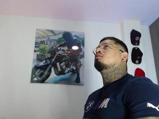 Apolo Strongman webcam model stream image