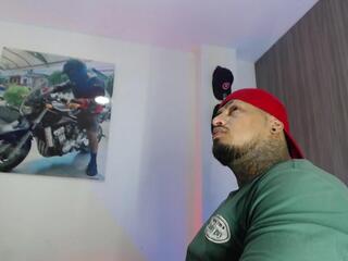 Apolo Strongman webcam model stream image