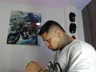 Apolo Strongman webcam model stream image