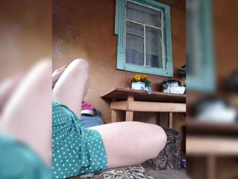 SeXy-MiLF-Xo4y webcam model stream image