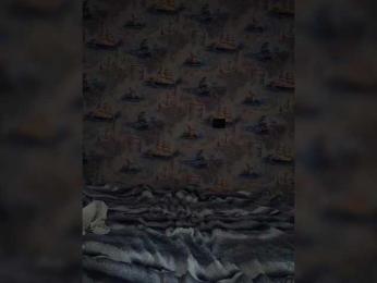 AlenkiyCvetochek webcam model stream image