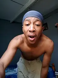 Peterveero12 webcam model stream image