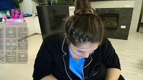 Layla- webcam model stream image