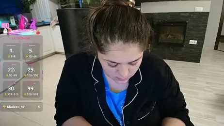 Layla- webcam model stream image