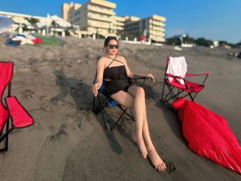 DianeDelosreyes webcam model stream image