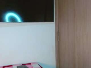 xyomarabrown webcam model stream image