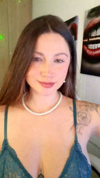 BruunaLove_ webcam model stream image