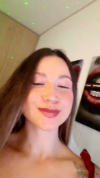 BruunaLove_ webcam model stream image