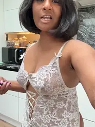 Melarose82 webcam model stream image