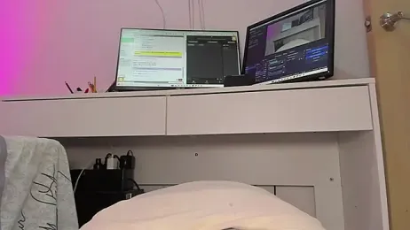 soyamandaa_ webcam model stream image