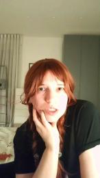 SoftRubyRed webcam cam4 model stream image