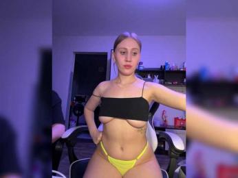 Durnaya_kis webcam model stream image
