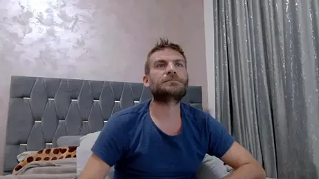 10in_deluxe webcam stripchat model stream image