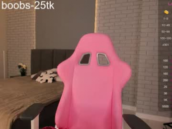 hazel_7 webcam model stream image