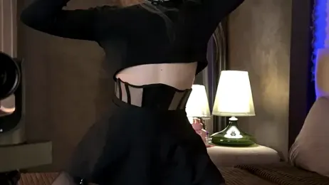 AriWild webcam model stream image