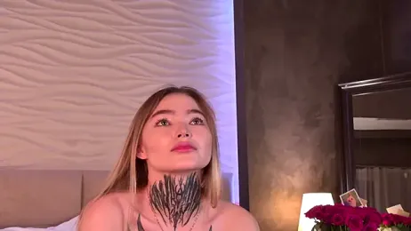 AriWild webcam model stream image