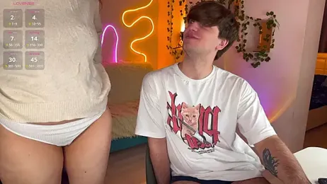 RobertAndLinela webcam model stream image