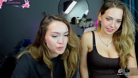 YaraKroft_ webcam model stream image