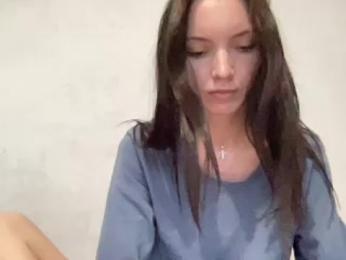 HoneyWiles webcam model stream image