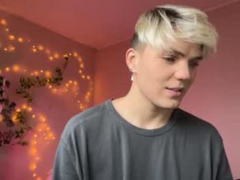 moonflamek webcam model stream image