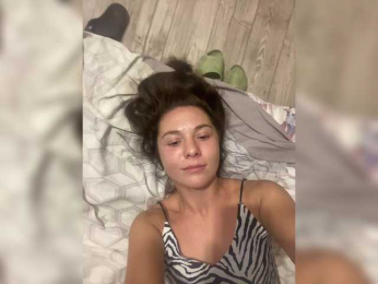 HelgaLeo webcam model stream image