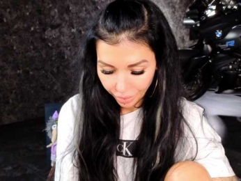 -BABAYAGA- webcam model stream image