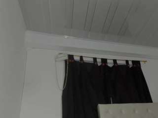 kortneyhills1 webcam model stream image
