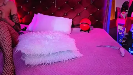 Mia-and-tony webcam model stream image