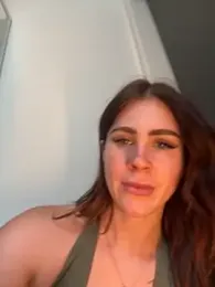 aus_queen webcam model stream image