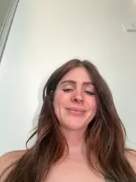 aus_queen webcam model stream image