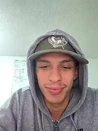 novin99 webcam model stream image