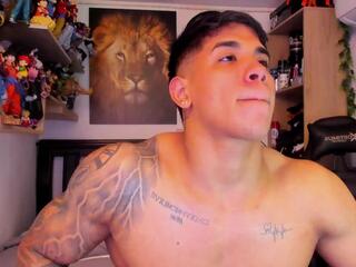 William Dracko webcam model stream image