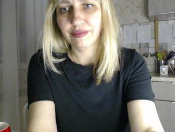 Karmella webcam model stream image