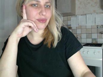 Karmella webcam model stream image